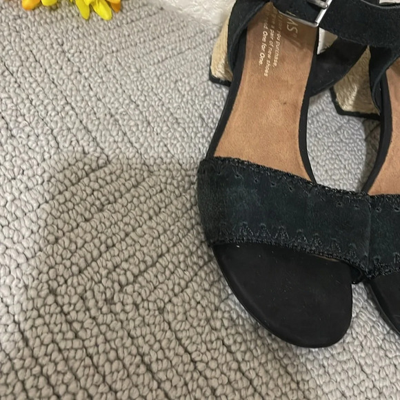 TOMS BlOCK HEEL SANDAL - Picture 4 of 4